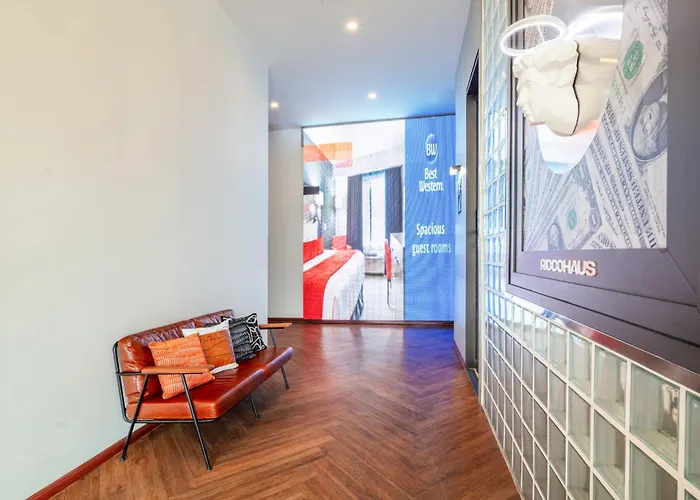 Surestay By Western Iconic Ari-jatujak 4*